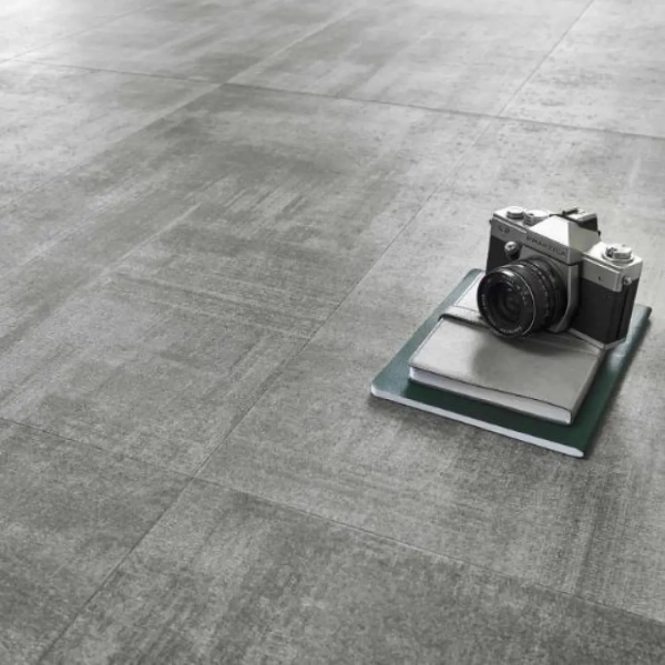 Klick Vinyl mit Trittschalldämmung Fliesenoptik - XXL - Amadora Graphite - 91,4 x 45,7 cm - Vinylboden Betonoptik